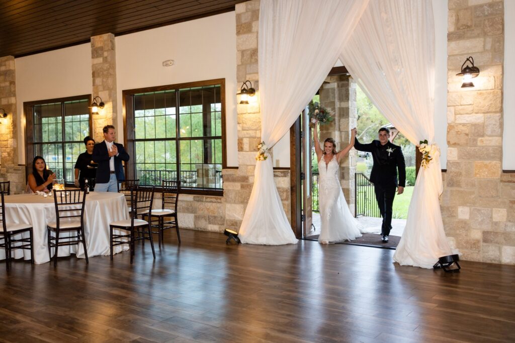 What is a Wedding Selfie Battle? San Antonio wedding venue