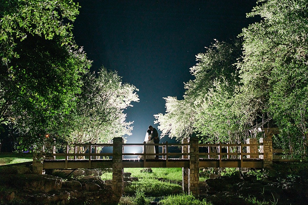 What is a Wedding Selfie Battle? San Antonio wedding venue